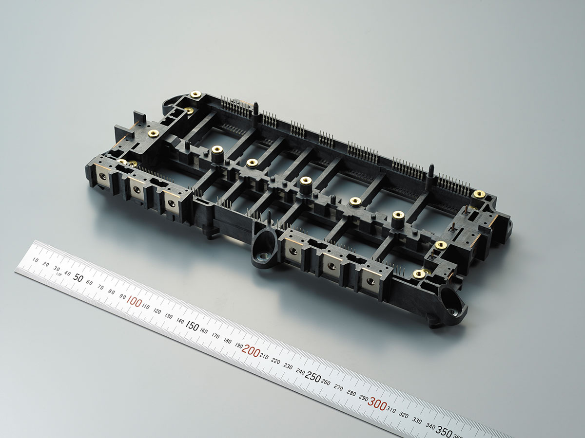 ハイブリッド車用新型パワーコントロールユニットのパワーモジュールケースに液晶ポリマー ラぺロス が採用されました 取組事例 ポリプラスチックス株式会社 Globalサイト